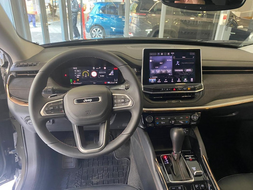 Imagen 6 de 16 de Jeep Commander Limited 4x4 H