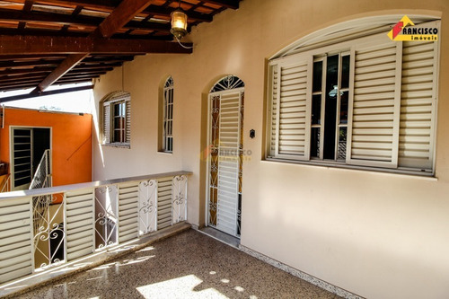 Imagem 10 de 27 de Casa Para Aluguel, 5 Quartos, 2 Suítes, 1 Vaga, São Sebastião - Divinópolis/mg - 34674