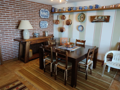 Venta Apartamento 3 Dormitorio Y Dependencia, Peninsula, Punta Del Este- Ref: 8445