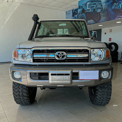 Imagen 2 de 11 de Toyota Land Cruiser