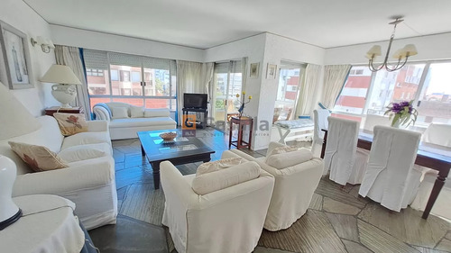 Apartamento En Venta - Punta Del Este - Ref. 5883