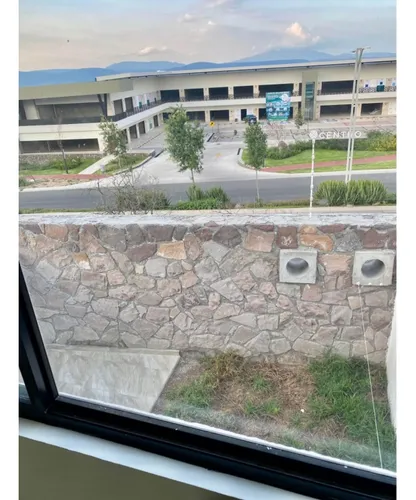Casa En Renta Con Cuarto De Servicio En Zibata K