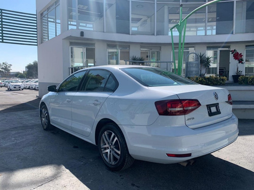 Volkswagen Sedan Jetta Tredline 2.5 6 Vel. Tiptronic