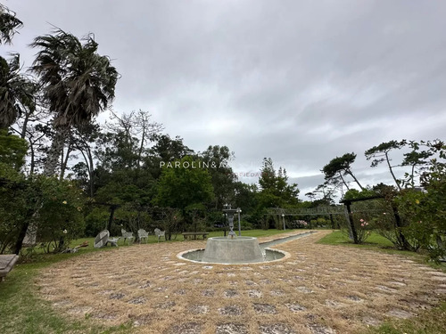 Propiedad Exclusiva En Venta Ubicada En Golf, Punta Del Este.