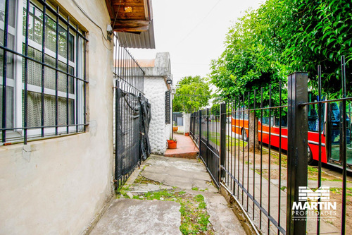 Casa En Venta En Boulogne Sur Mer. Son Dos Casas, Lote De 10x26. A Una Cuadra De Panamericana.