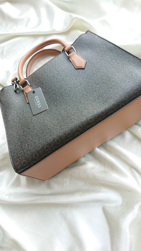 Guess Hensley Tote Crossbody Color Chocolate