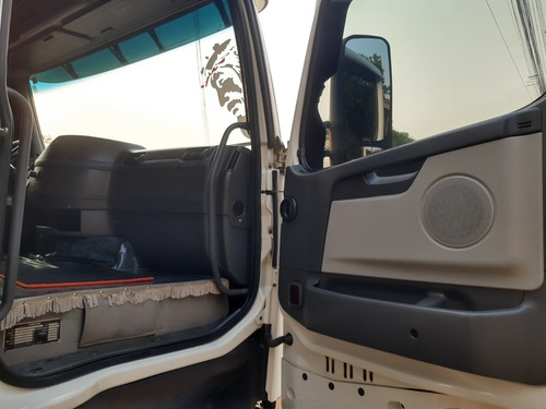 Imagem 7 de 10 de Volvo Fh Volvo