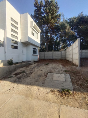 Venta Excelente Casa Con Amplio Patio 3d/3b/3 E.