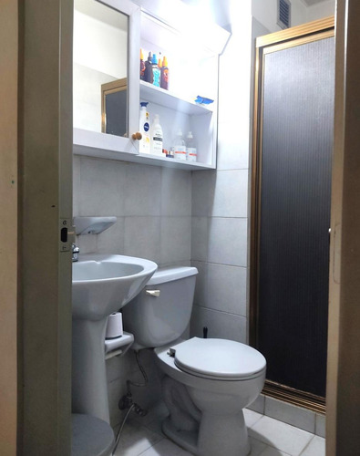 Mh - Vendo Bonito Apartamento 75 M2, 3h, 2b, 2ptos Techados, Maletero. Los Chaguaramos
