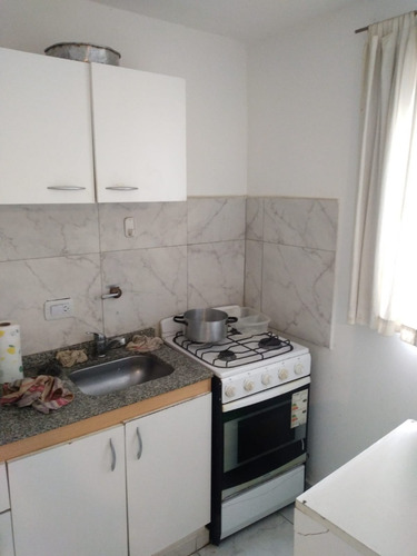 Nueva Cordoba Amplio Monoambiente Con Patio A Metros De Pocito Sobre Peredo Casi Esq Velez Sarfied