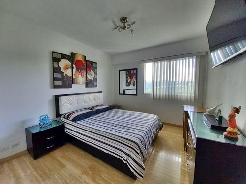 Imagen 12 de 20 de Vendo Apto 395m2 3h+s/3.5b+s/4pe Urb. Miranda 0810