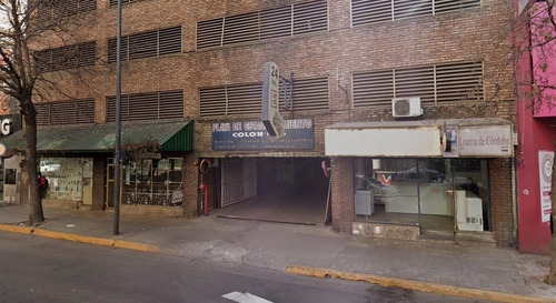 Cochera Sobre Av Colon En Centro