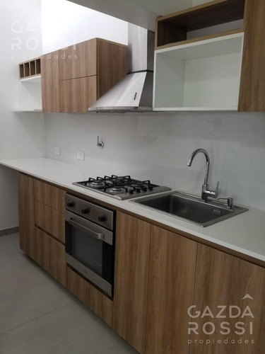 Departamento En Lomas De Zamora A 1 Cuadra De La Estacion