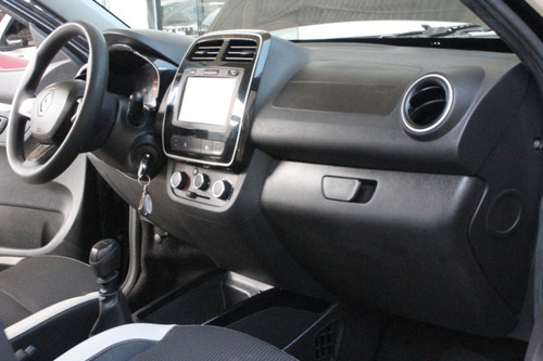Imagem 10 de 11 de Renault Kwid Intense 1.0 12v Sce Flex Manual 2018 17.000km