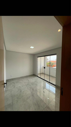 Casa De 3 Quartos Com Piscina, Residencial Porto Seguro