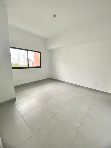 Alquiler De 2 Habitaciones | Naco | Piscina, Gym