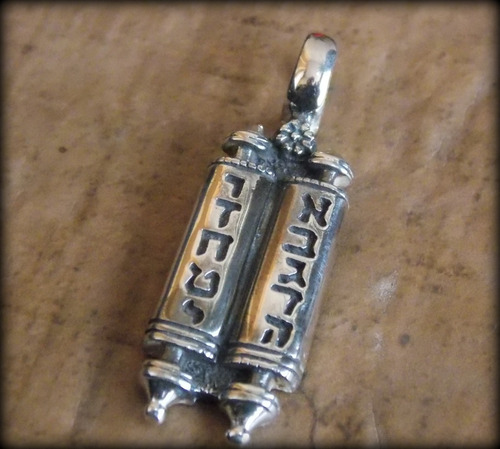 Pingente Judaico Livros Da Torá Sefer Torah Scrolls - Prata