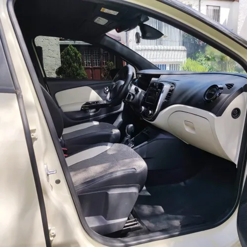 Renault Captur 2.0 Intens Automática