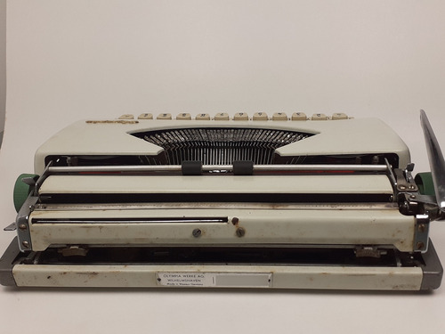 Maquina De Escrever Olympia - Década De 1960 (Usado)