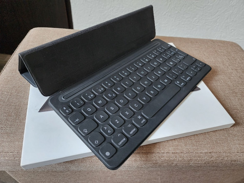 Teclado Apple Smart Keyboard iPad 9a 8a iPad Pro 10.5 Air 3 (Usado)