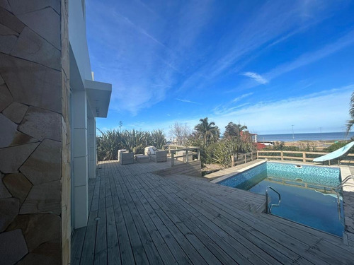 Gran Casa Frente A La Playa En Alquiler Manantiales