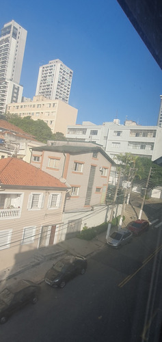 Aluga-se Quarto Grade Com Pia E Banheiro