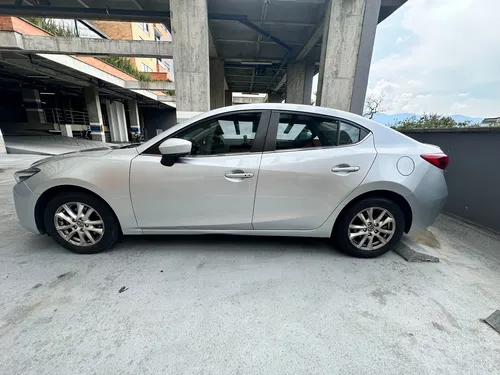 Mazda 3 2.0 Touring At