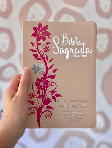 Bíblia Sagrada Evangélica Gigante - Ramos Florida Rosé E Pink - Feminina Com Índice E Harpa Avivada E Corinhos Linguagem Arc Full Color Capa Pu Luxo Flexível