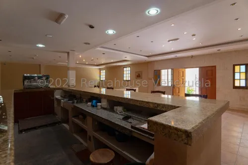 En Venta Emblématico De Gran Recorrido Hotel De 28,783 Mt2 En Terreno , Una Oportunidad Imperdible De Inversión, Extraordinarias Bondades - Panamericana // Luis Gomez // Mls #25-13278