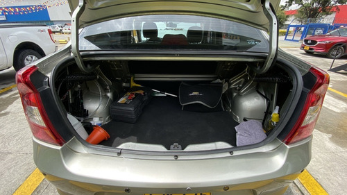 Imagen 16 de 18 de Renault Logan Familier
