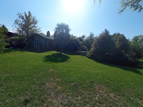 Casa Quinta  Con Piscina Sobre Lote De 1600 Mts.