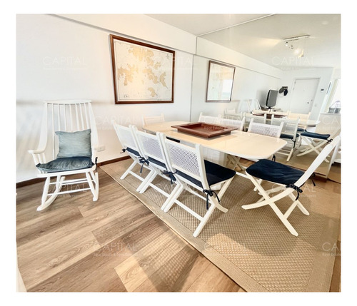 Imagen 6 de 26 de Apartamento De 4 Dormitorios Con Vista Al Puerto En Venta!!