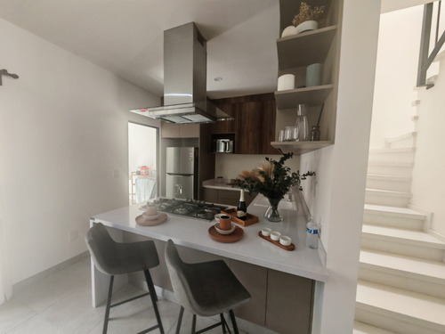 Ubicación Privilegiada En El Municipio De Corregidora Cercano A El Santuario De Schoesntantt, Casas Nuevas Con Magnificas Amenidades. Hay 3 Modelos Con Iluminacion Y Funcionalidad Aprovechado Cada E