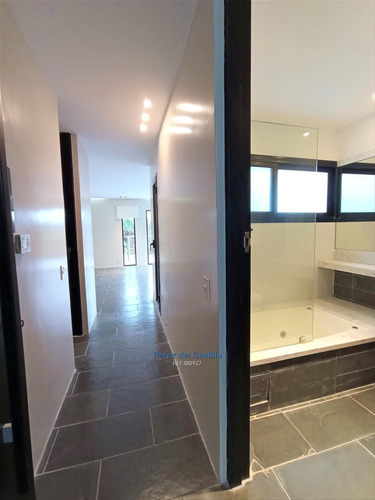 Imagen 16 de 24 de Lomas Venta Casa 4 Dormitorios Servicio Escritorio Cw180927