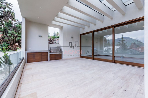 Casa En Venta De 5 Dorm. En Lo Barnechea