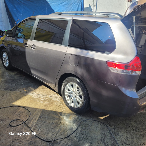 Toyota Sienna 3.5 Xle Mt