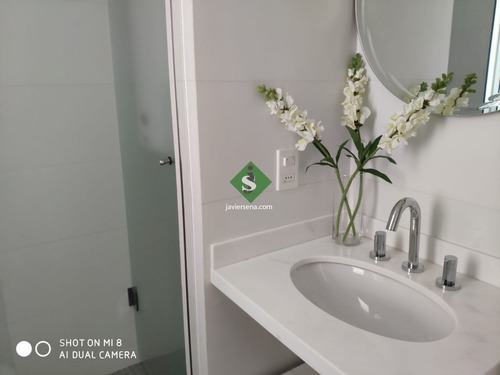 Venta De Apartamento En La Roosevelt, 2 Dormitorios, 2 Baños, Cerca De Todo. - Ref: 167189