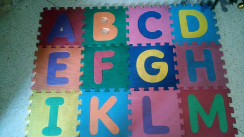 Imagen 4 de 5 de Alfombra O Tapete De Letras En Foami.