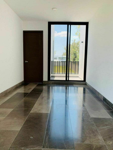 Estrena Casa En Mitica