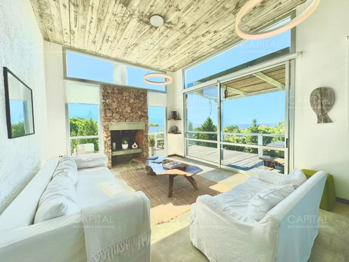 Casa En Venta En Pueblo De José Ignacio Cuatro Dormitorios Y Dependencia