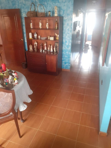 Se Evnde Comoda Casa En Urb Orticeño, Palo Negro, 007jsc