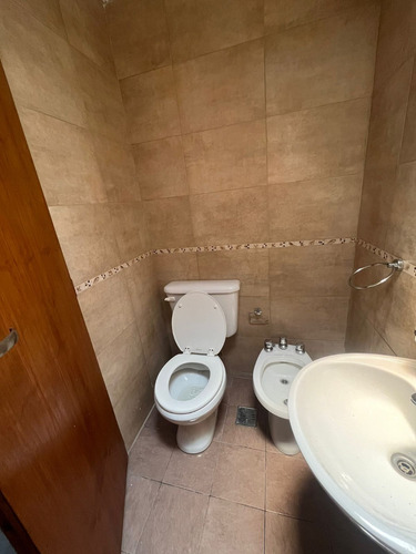 Duplex De 3 Ambientes Con Patio En Lomas Del Mirador