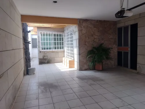 Casa De 1 Piso A La Venta, Frac. Floresta, Veracruz, Ver
