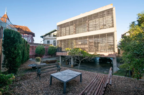 Edificio En Venta En Carrasco Frente A La Playa - Carrasco Montevideo