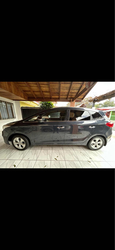 Kia Karens 2014