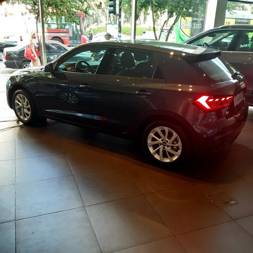 Imagen 8 de 15 de Audi A1 Sportback 2021 Usado 0km Nuevo 2019 2020 A3 Q3 Q2 Q5