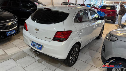 Chevrolet Onix 1.4 MPFI EFFECT 8V FLEX 4P AUTOMÁTICO