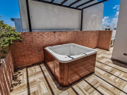 Imagen 27 de 30 de Casa En Venta. 3 Pisos 2 Recamaras. Residencial Arbolada, Cancún, Q.roo