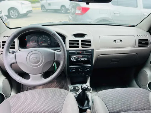 Kia Rio Stylus 1.6 Sedan Aire Acondicionado