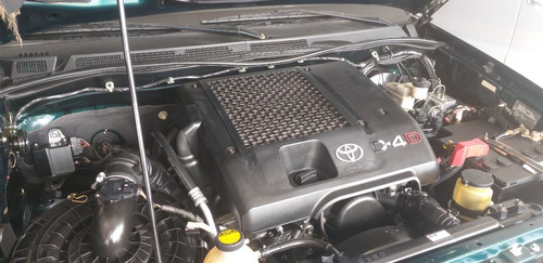 Toyota Hilux 3.0 Srv Aut 4x4. Año 2005